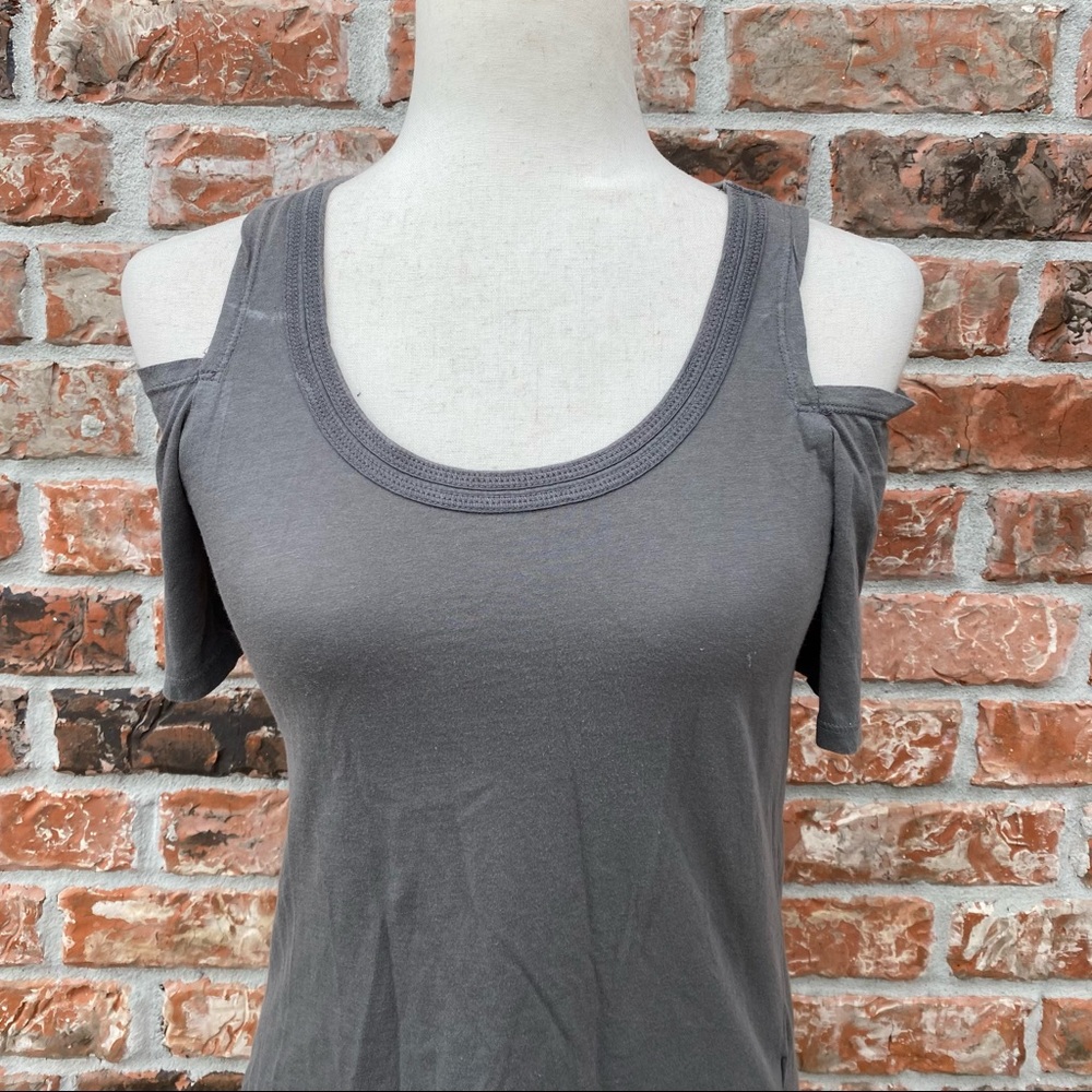 Splendid greenish gray, cold shoulder tank top / XS / Excellent condition - Picture 3 of 9